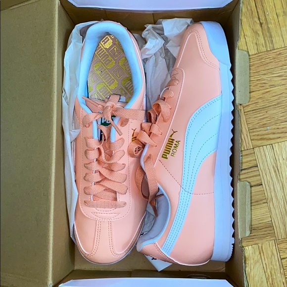 PUMA Roma Basic Sneakers - Picture 1 of 3